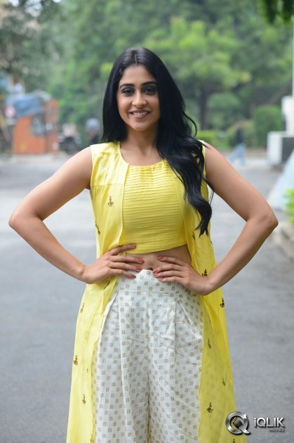 Regina-Cassandra-At-Jyo-Achyutananda-Movie-Success-Meet